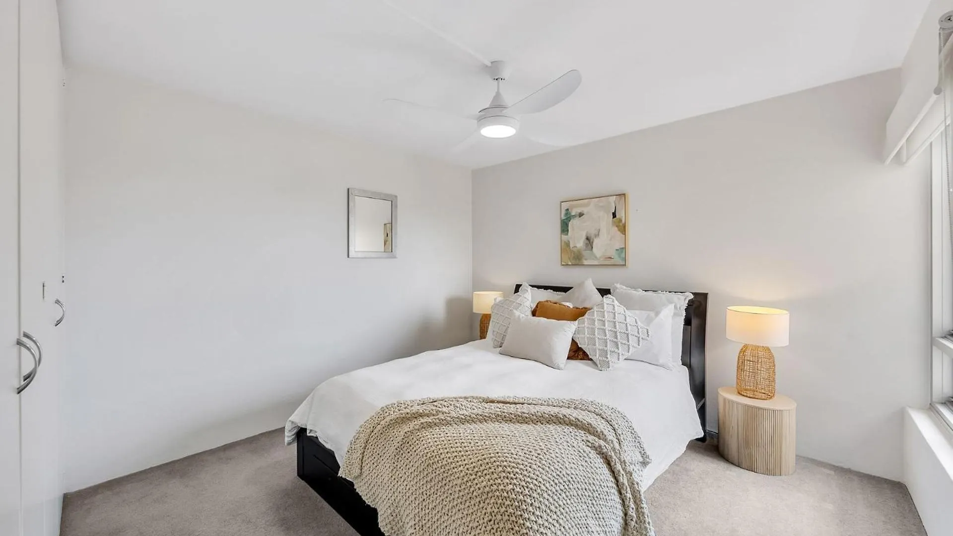 Headlands 10 Two Bedroom Beachside Apartment With Magical Ocean Views Great Value For Money Alexandra Headland 0*,