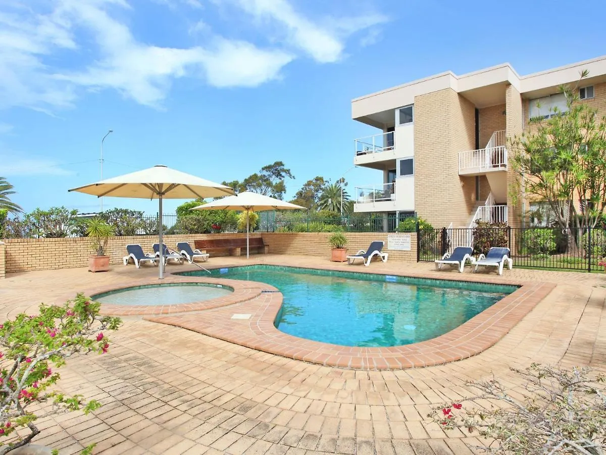 Headlands 10 Two Bedroom Beachside Apartment With Magical Ocean Views Great Value For Money Alexandra Headland