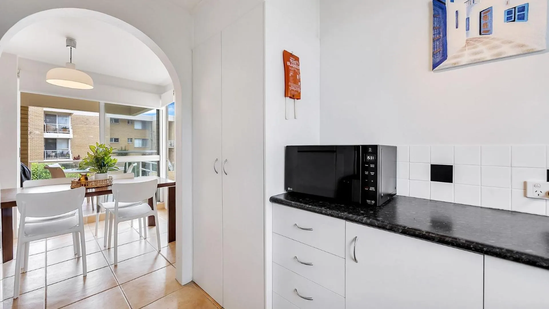 Headlands 10 Two Bedroom Beachside Apartment With Magical Ocean Views Great Value For Money Alexandra Headland