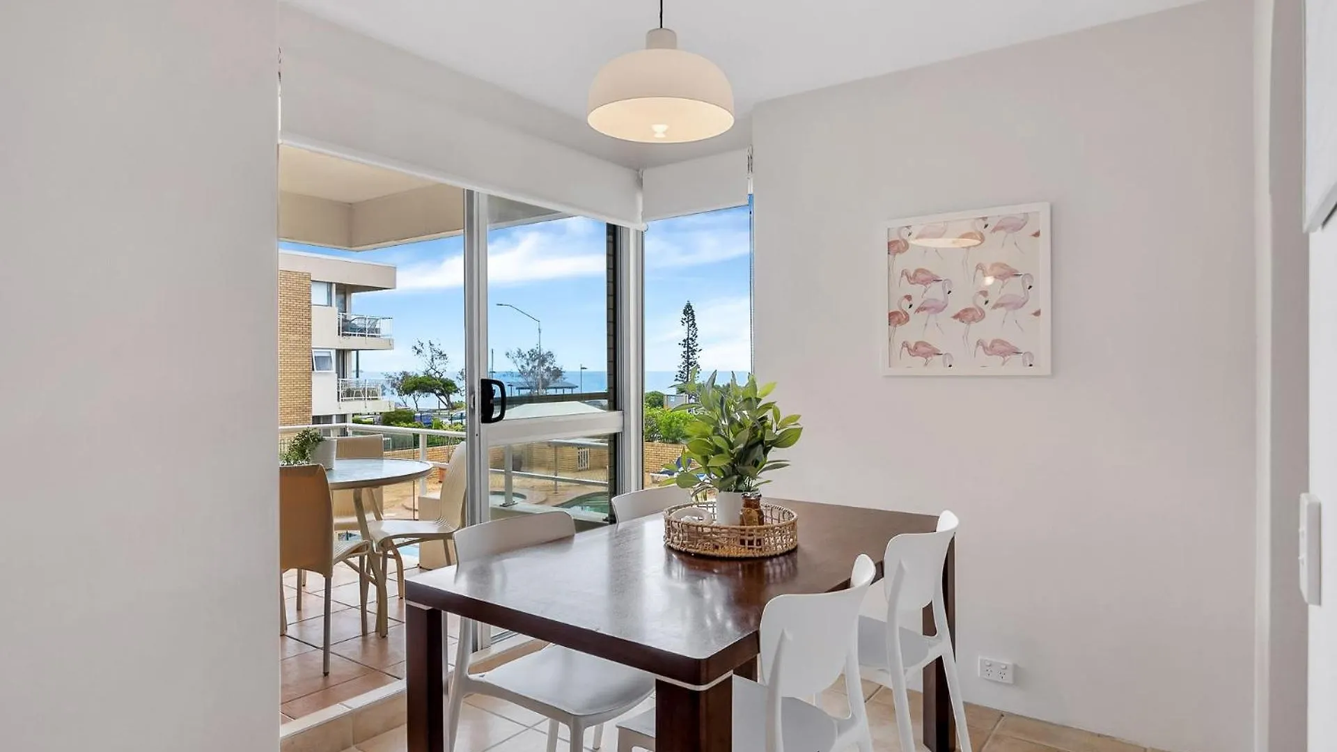 Headlands 10 Two Bedroom Beachside Apartment With Magical Ocean Views Great Value For Money Alexandra Headland 0*,  Avustralya